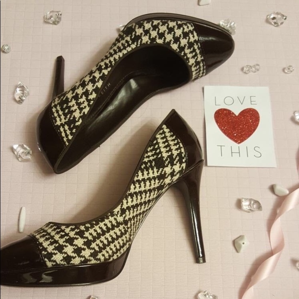 Size 36 brown houndstooth high heel